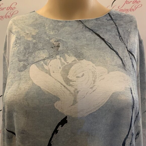 London. Size Small. Stretch Border Print Pullover Watercolor Print Top. B76 - Picture 5 of 6